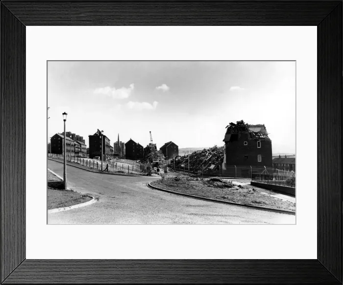Framed Print : The Noble Street flats Housing Estate in Scotswood, Newcastle Framed Print : The Noble Street flats Housing Estate in Scotswood, Newcastle