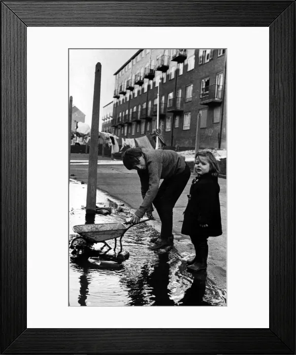 Framed Print : The Noble Street flats Housing Estate in Scotswood, Newcastle