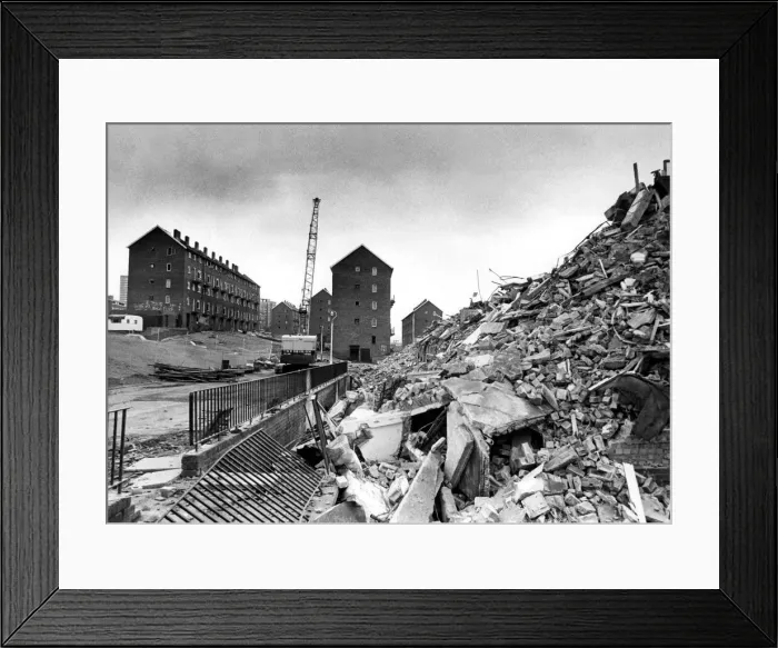 Framed Print : The Noble Street flats Housing Estate in Scotswood, Newcastle Framed Print : The Noble Street flats Housing Estate in Scotswood, Newcastle