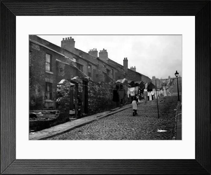 Framed Print : The Noble Street flats Housing Estate in Scotswood, Newcastle