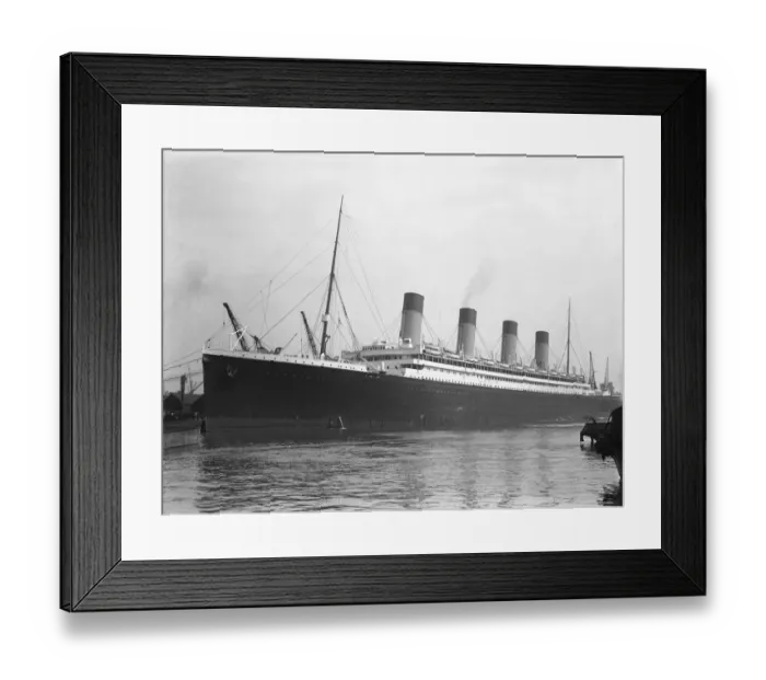 Framed Print : White Star Line liner RMS Olympic, sistership of the ill fated Titanic seen here in