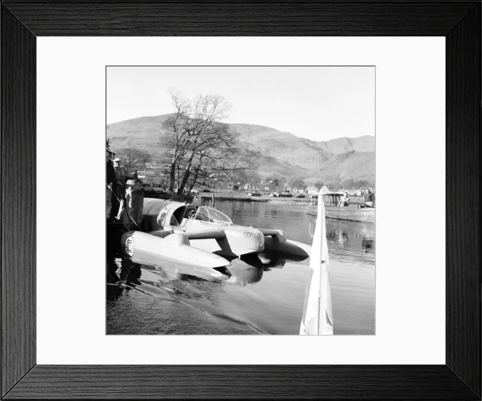 Framed Print : Donald Campbell, at Coniston Water, 7th November 1957. Donald Campbell