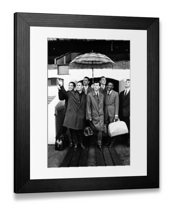 Framed Print : Rest of the World Football Team, to face England at Wembley Stadium (23  /  10  /  1963)