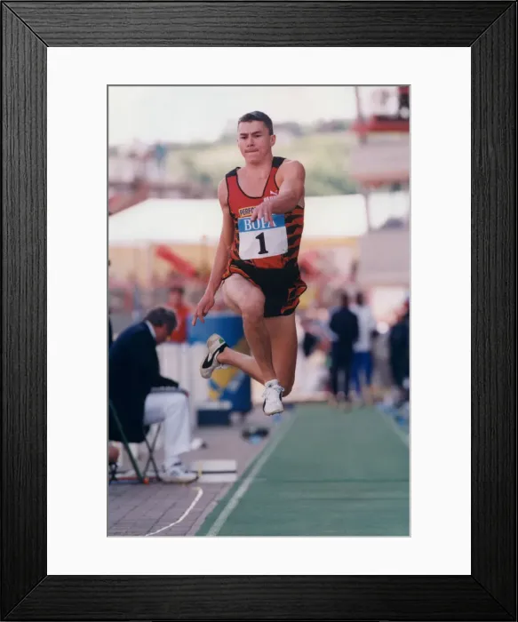 Framed Print : Athlete Jonathan Edwards Jonathan Edwards competes in the Triple Jump Framed Print : Athlete Jonathan Edwards Jonathan Edwards competes in the Triple Jump