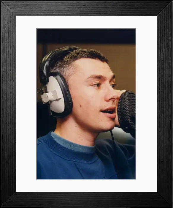 Framed Print : Athlete Jonathan Edwards Jonathan Edwards looks set to make another leap Framed Print : Athlete Jonathan Edwards Jonathan Edwards looks set to make another leap