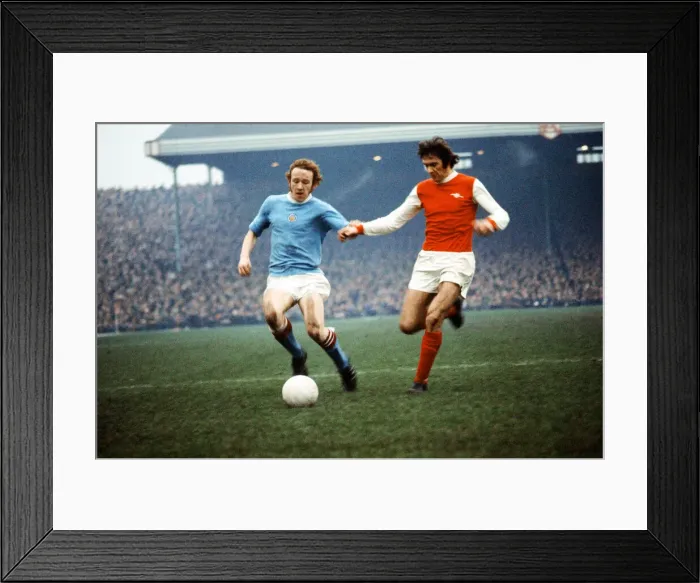 Framed Print : English League Division One match at Highbury. Arsenal 1 v Manchester City 0 Framed Print : English League Division One match at Highbury. Arsenal 1 v Manchester City 0