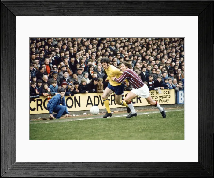 Framed Print : English League Division One match at Selhurst Park. Crystal Palace 0 v Arsenal 2 Framed Print : English League Division One match at Selhurst Park. Crystal Palace 0 v Arsenal 2