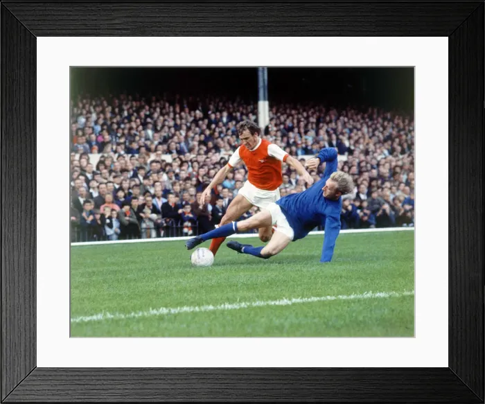 Framed Print : English League Division One match at Highbury. Arsenal 4 v Manchester United 0 Framed Print : English League Division One match at Highbury. Arsenal 4 v Manchester United 0