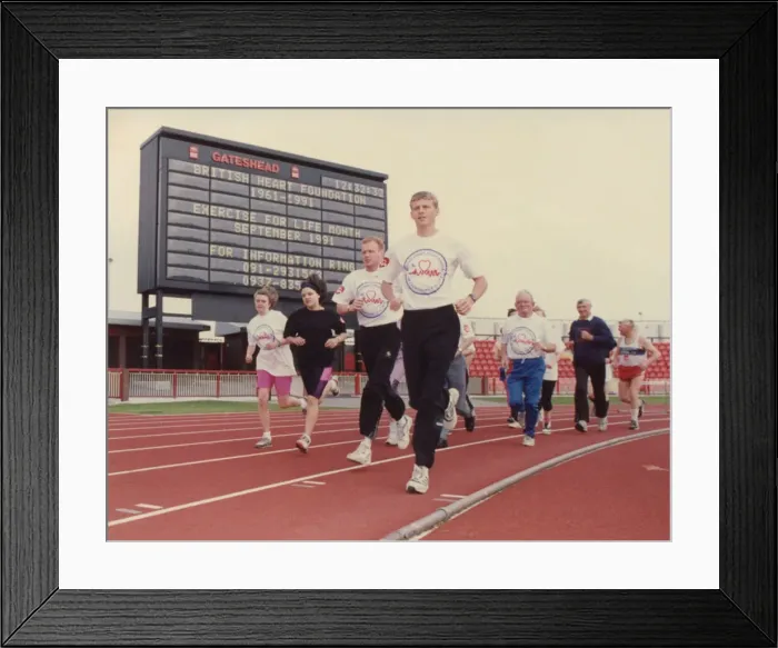 Framed Print : Athlete Steve Cram Steve Cram and David Sharpe line up to give their Framed Print : Athlete Steve Cram Steve Cram and David Sharpe line up to give their