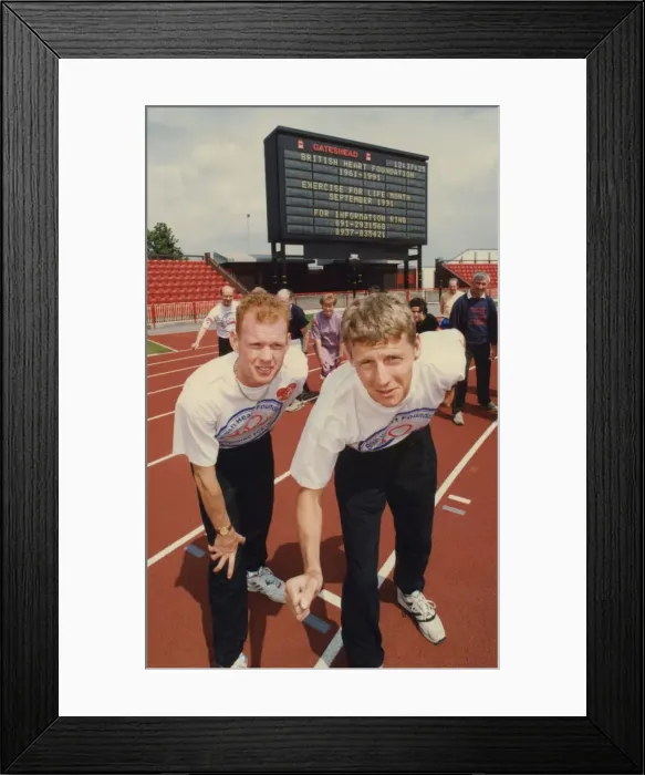 Framed Print : Athlete Steve Cram Steve Cram and David Sharpe line up to give their Framed Print : Athlete Steve Cram Steve Cram and David Sharpe line up to give their