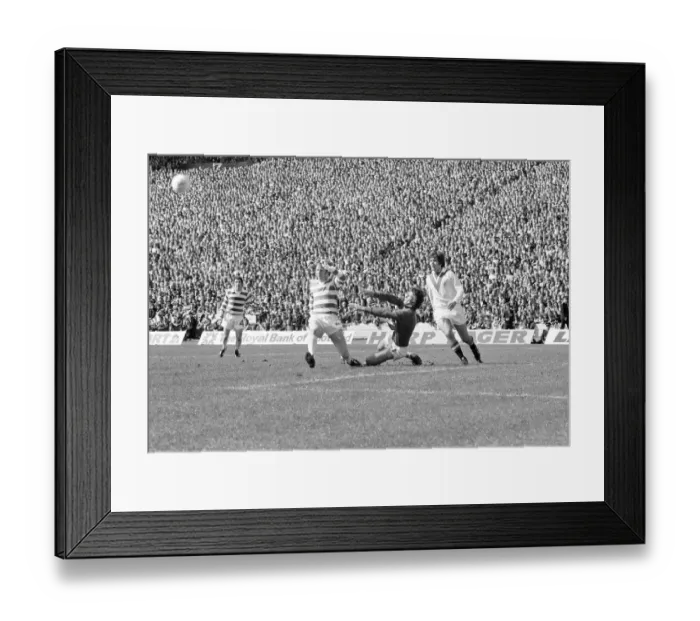 Framed Print : Celtic 3-1 Airdrie, Scottish FACup Final, Hampden Park, Glasgow, Scotland Framed Print : Celtic 3-1 Airdrie, Scottish FACup Final, Hampden Park, Glasgow, Scotland