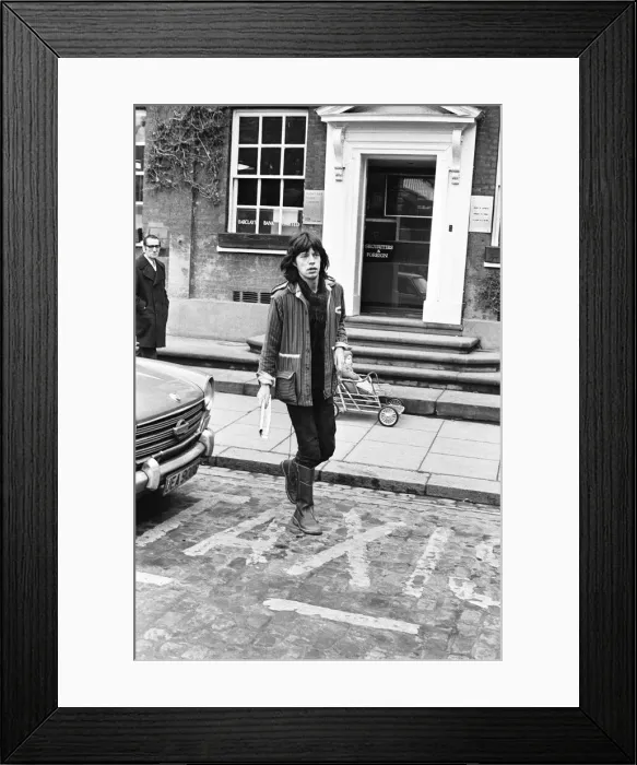 Framed Print : Rolling Stone Keith Richards appeared in Aylesbury courthouse on a charge of possessing