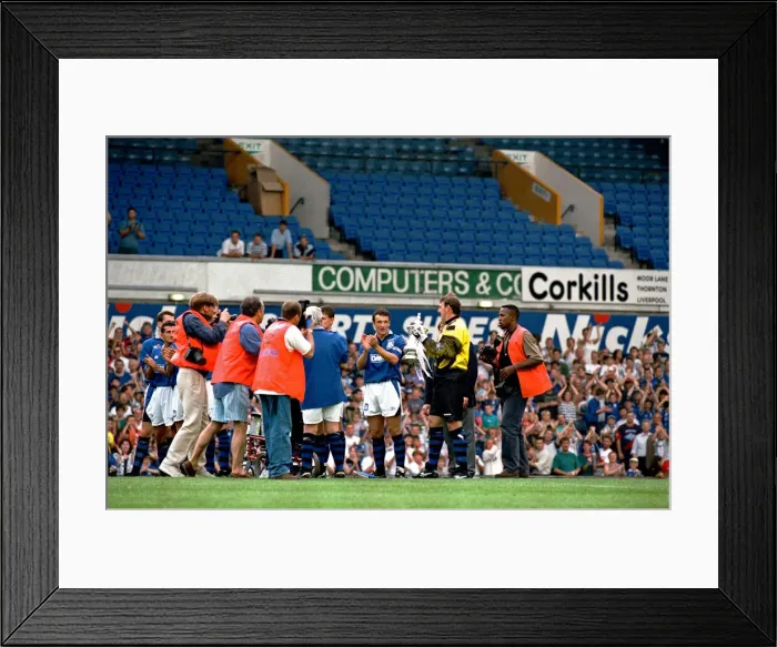 Framed Print : Everton v Celtic, Neville Southall Testimonial. Tuesday 1st August 1995