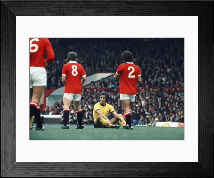 Framed Print : English League Division One match at Old Trafford. Manchester United 0 v Arsenal 0 Framed Print : English League Division One match at Old Trafford. Manchester United 0 v Arsenal 0
