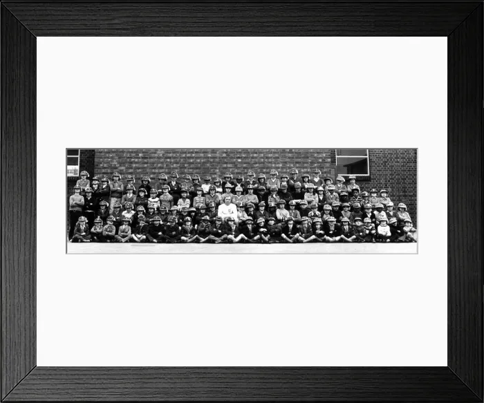 Framed Print : Bobby Moore Football Player - Feb 1973 with help from ninety nine young mates Framed Print : Bobby Moore Football Player - Feb 1973 with help from ninety nine young mates