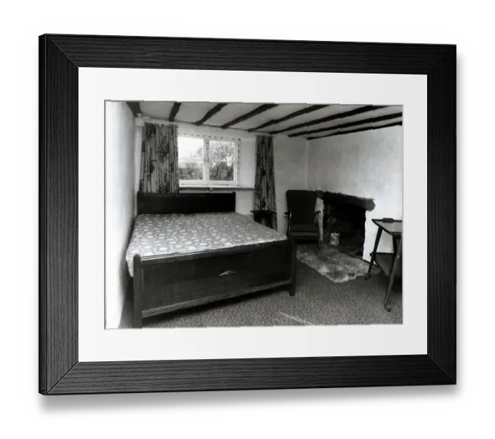 Framed Print : Joyce McKinney - December 1977 Bedroom Prison Kidnapping of Mormon Missionary Framed Print : Joyce McKinney - December 1977 Bedroom Prison Kidnapping of Mormon Missionary