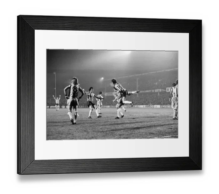Framed Print : Southampton 4-0 West Bromwich Albion, FA Cup 5th Round Replay match at The Dell Framed Print : Southampton 4-0 West Bromwich Albion, FA Cup 5th Round Replay match at The Dell