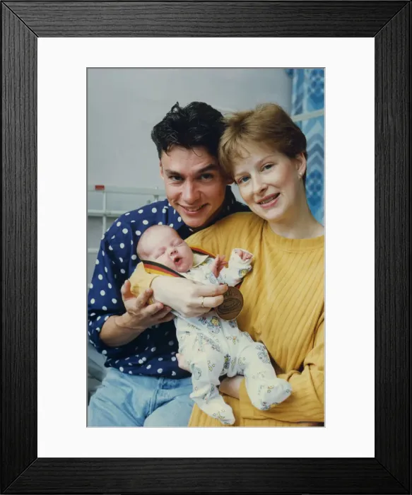 Framed Print : Athlete Jonathan Edwards Jonathan Edwards with wife Alison after the birth Framed Print : Athlete Jonathan Edwards Jonathan Edwards with wife Alison after the birth