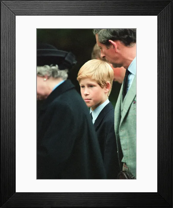Framed Print : Royal Family, Balmoral Estate, Scotland, 5th September 1997 Framed Print : Royal Family, Balmoral Estate, Scotland, 5th September 1997