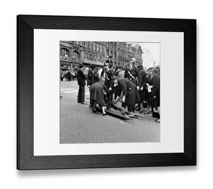 Framed Print : Premier of A Hard Days Night, crowds gather to catch sight of