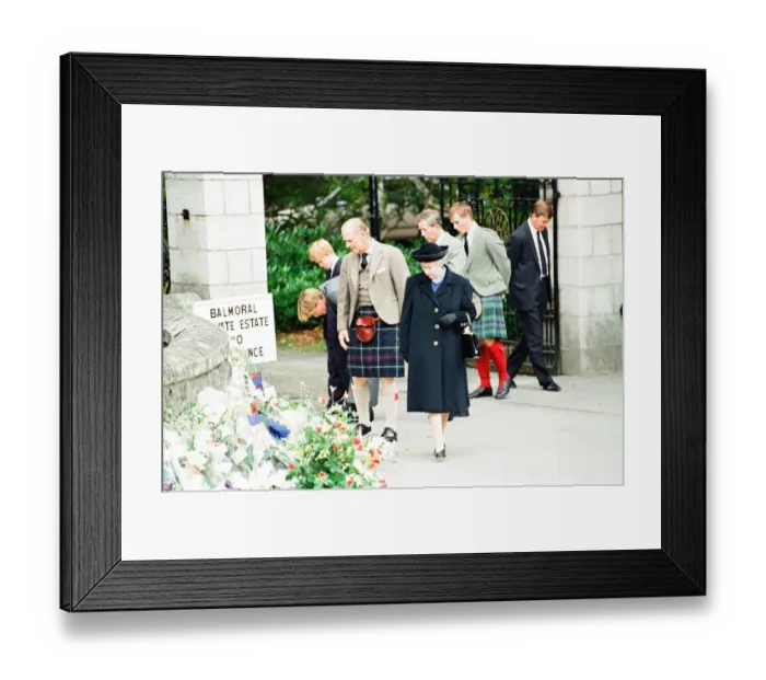 Framed Print : Royal Family, Balmoral Estate, Scotland, 5th September 1997
