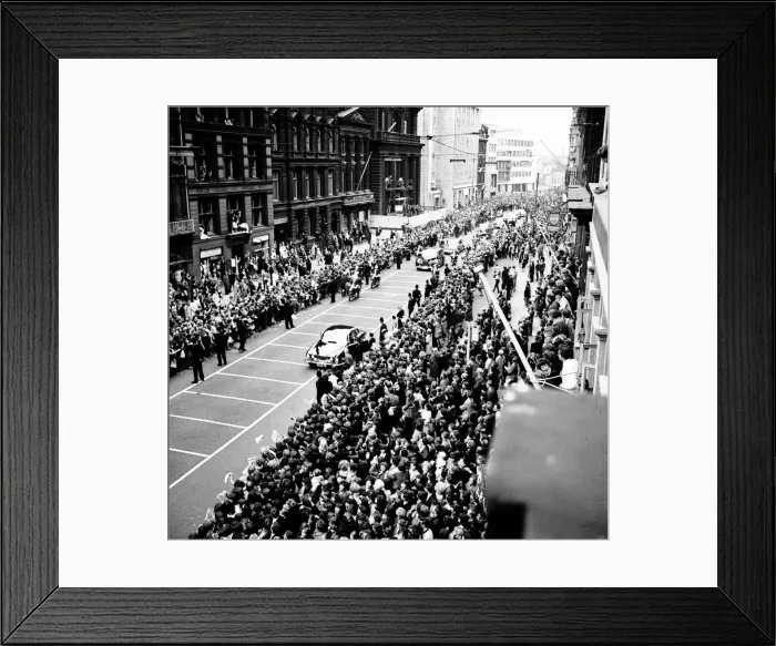 Framed Print : Premier of A Hard Days Night, crowds gather to catch sight of
