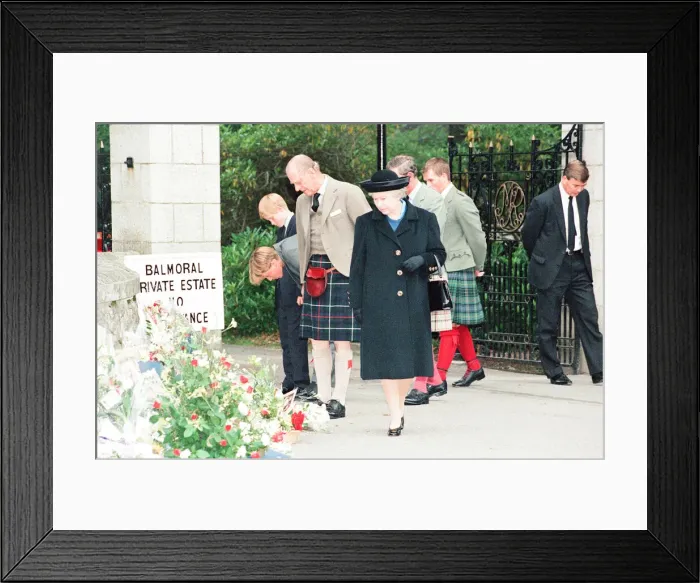 Framed Print : Royal Family, Balmoral Estate, Scotland, 5th September 1997