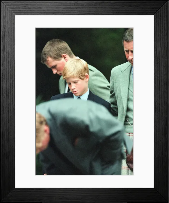Framed Print : Royal Family, Balmoral Estate, Scotland, 5th September 1997 Framed Print : Royal Family, Balmoral Estate, Scotland, 5th September 1997