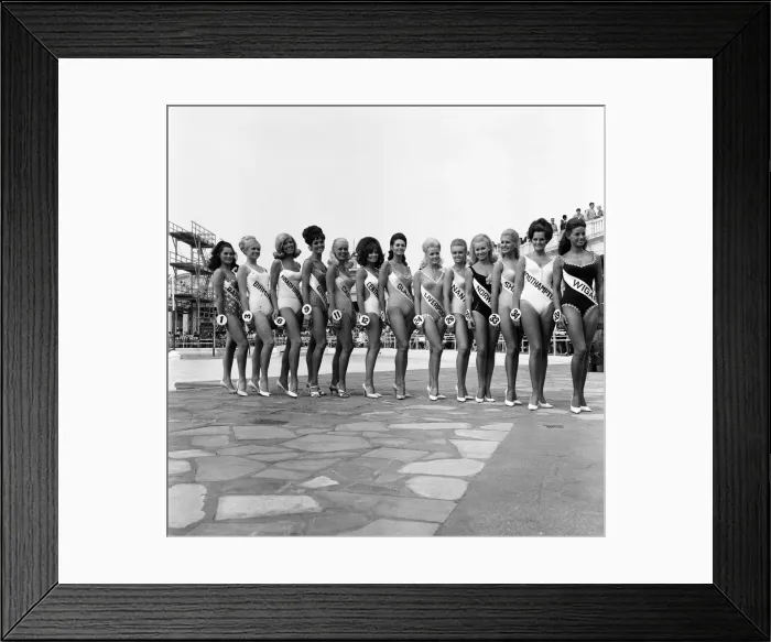 Framed Print : Miss United Kingdom Grand Final, Blackpool. Group of 13 finalists Framed Print : Miss United Kingdom Grand Final, Blackpool. Group of 13 finalists