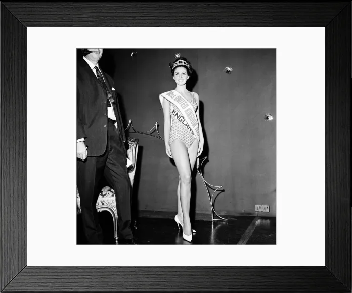 Framed Print : Jennifer Gurley wins title of Miss UK at Blackpool. She is a fshion model Framed Print : Jennifer Gurley wins title of Miss UK at Blackpool. She is a fshion model