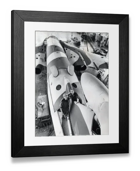 Framed Print : Aviation - RAF St Athan - Mr Charlie Burke of Trealow, an air frame fitter