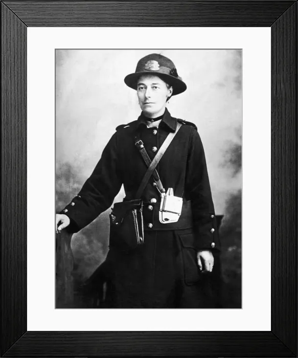 Framed Print : As men left their jobs to join the army at the outbreak of the First World War Framed Print : As men left their jobs to join the army at the outbreak of the First World War