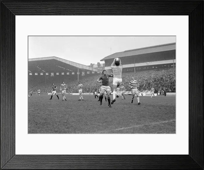 Framed Print : The 1975 Glasgow Cup Final contested between Rangers and Celtic at Hampden Park