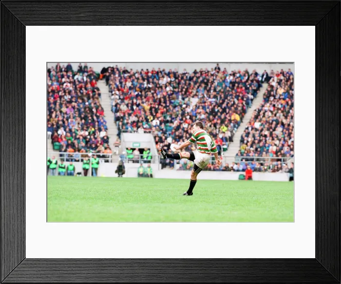 Framed Print : Leicester v Sale, The Pilkington Cup Final at Twickenham, Saturday 10th May 1997 Framed Print : Leicester v Sale, The Pilkington Cup Final at Twickenham, Saturday 10th May 1997