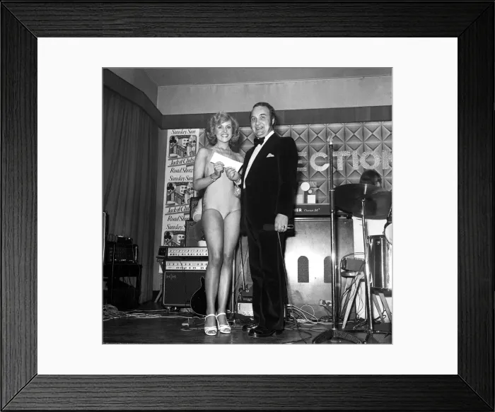 Framed Print : The Sunday Sun Jack Of Clubs Roadshow at The Coxlodge and Gosforth Social Club 30 May