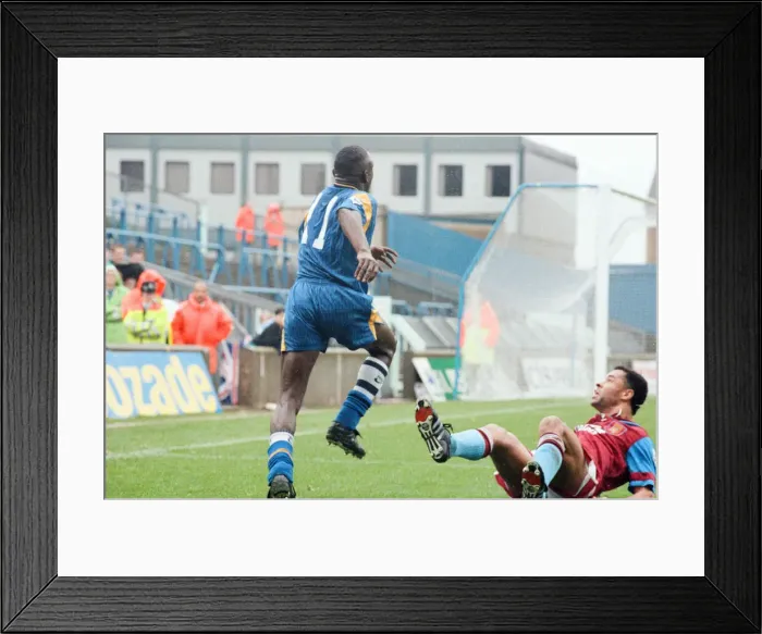 Framed Print : Wimbledon 2-3 Aston Villa, league match at Plough Lane, Saturday 3rd October 1992 Framed Print : Wimbledon 2-3 Aston Villa, league match at Plough Lane, Saturday 3rd October 1992
