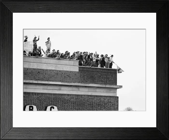 Framed Print : Southampton 1-0 Manchester United. Open Top Parade in Southampton after FA Cup