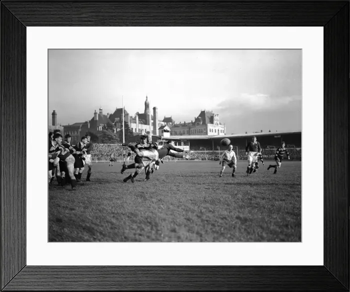 Framed Print : Action from the Cardiff v South Africa at Cardiff Arms Park Framed Print : Action from the Cardiff v South Africa at Cardiff Arms Park