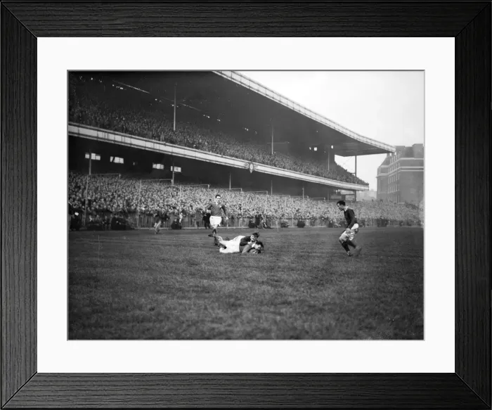 Framed Print : Action from the Wales v South Africa test match at Cardiff Arms Park Framed Print : Action from the Wales v South Africa test match at Cardiff Arms Park