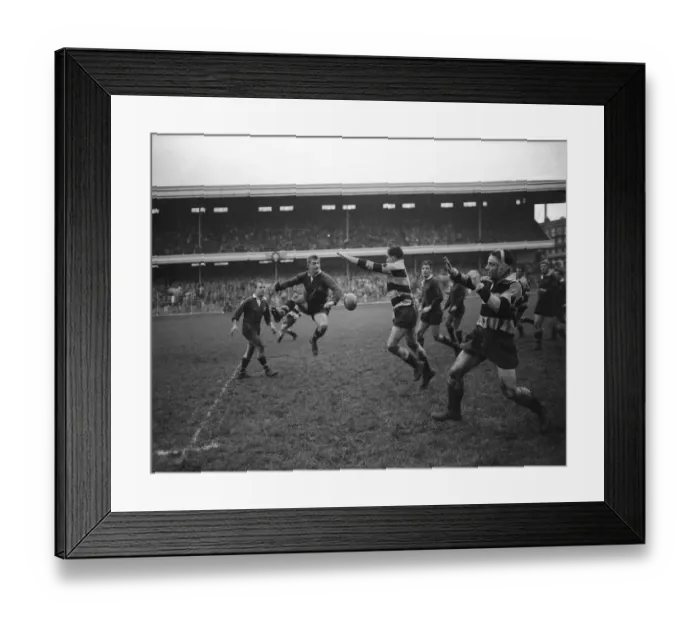 Framed Print : London Wasps v Cardiff Blues, Rugby Union match, December 1959 Framed Print : London Wasps v Cardiff Blues, Rugby Union match, December 1959