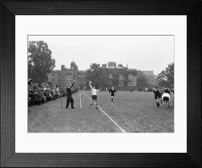 Framed Print : Warwick v London Wasps, Rugby Union match at Rugby School, Rugby, Warwickshire