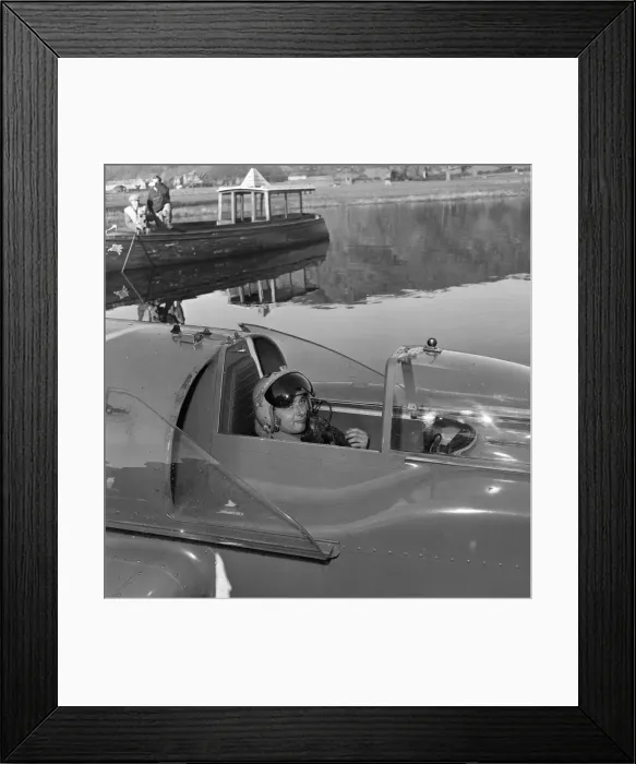 Framed Print : Donald Campbell, at Coniston Water, 7th November 1957. Donald Campbell Framed Print : Donald Campbell, at Coniston Water, 7th November 1957. Donald Campbell