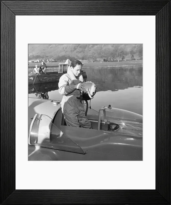 Framed Print : Donald Campbell, at Coniston Water, 7th November 1957. Donald Campbell