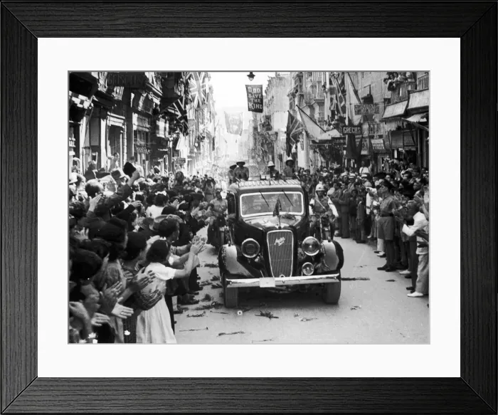 Framed Print : King George VI cheered by waving crowds on the streets of Valetta as he visits Framed Print : King George VI cheered by waving crowds on the streets of Valetta as he visits