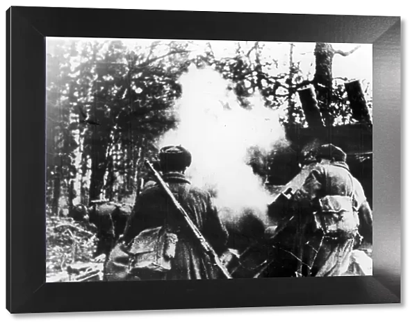 Soviet heavy guns in action the battle against the German Army during the Second World