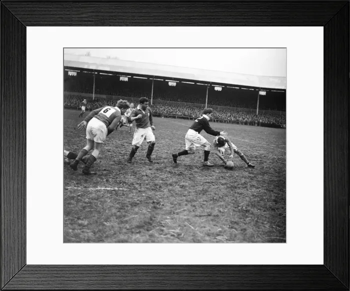 Framed Print : Action from the Wales v Scotland Home Nations Championship held at St Helens Ground Framed Print : Action from the Wales v Scotland Home Nations Championship held at St Helens Ground