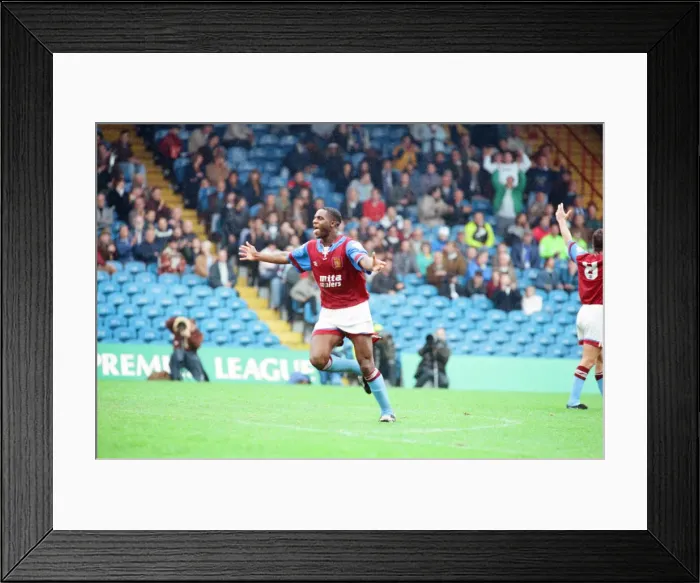 Framed Print : Wimbledon 2-3 Aston Villa, league match at Plough Lane, Saturday 3rd October 1992 Framed Print : Wimbledon 2-3 Aston Villa, league match at Plough Lane, Saturday 3rd October 1992