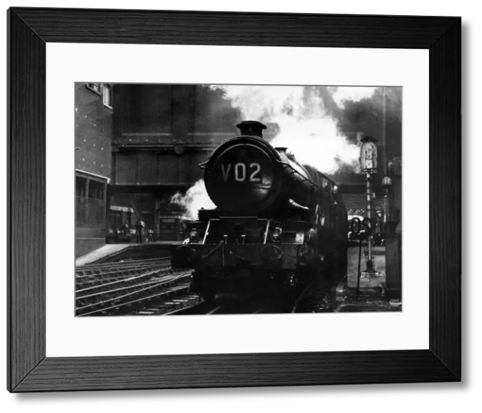 Framed Print : The Great Western Railway 6000 Class King George VI 4-6-0 steam locomotive 6028 pulls Framed Print : The Great Western Railway 6000 Class King George VI 4-6-0 steam locomotive 6028 pulls