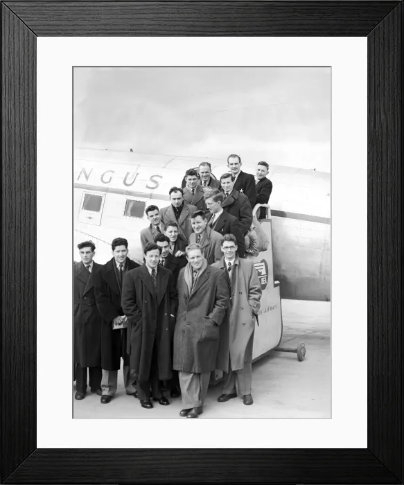Framed Print : The Irish team seen here arriving at Cardiff Airport for their Five Nations match against