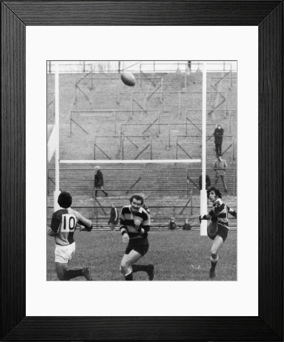 Framed Print : Harlequins v Cardiff Barry John makes a defensive kick whilst Harlequins No 10 Earl Framed Print : Harlequins v Cardiff Barry John makes a defensive kick whilst Harlequins No 10 Earl